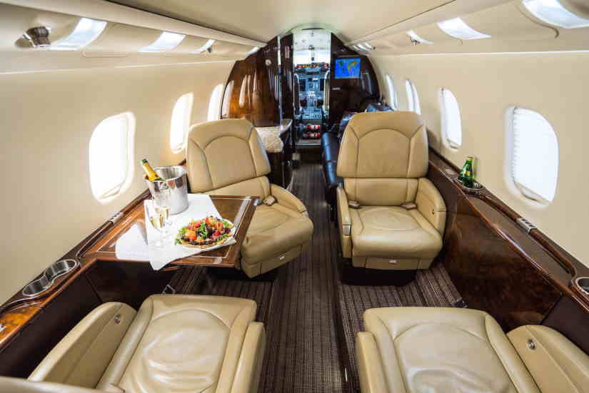 Learjet 60XR cabine