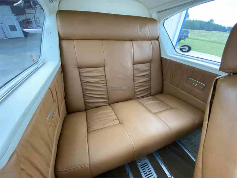 Piper Aztec zakenjet