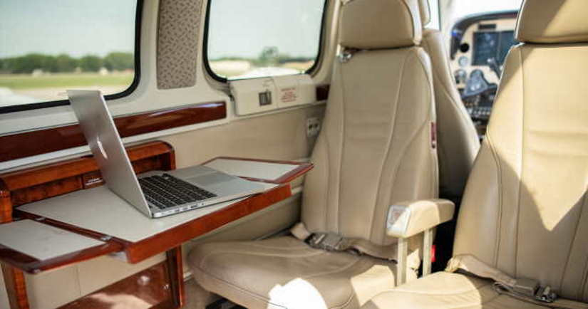 Beechcraft Baron 58 cabine